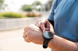 Seconds Save Lives: The Crucial Difference Between Consumer Smartwatches and Industrial Duress Hardware